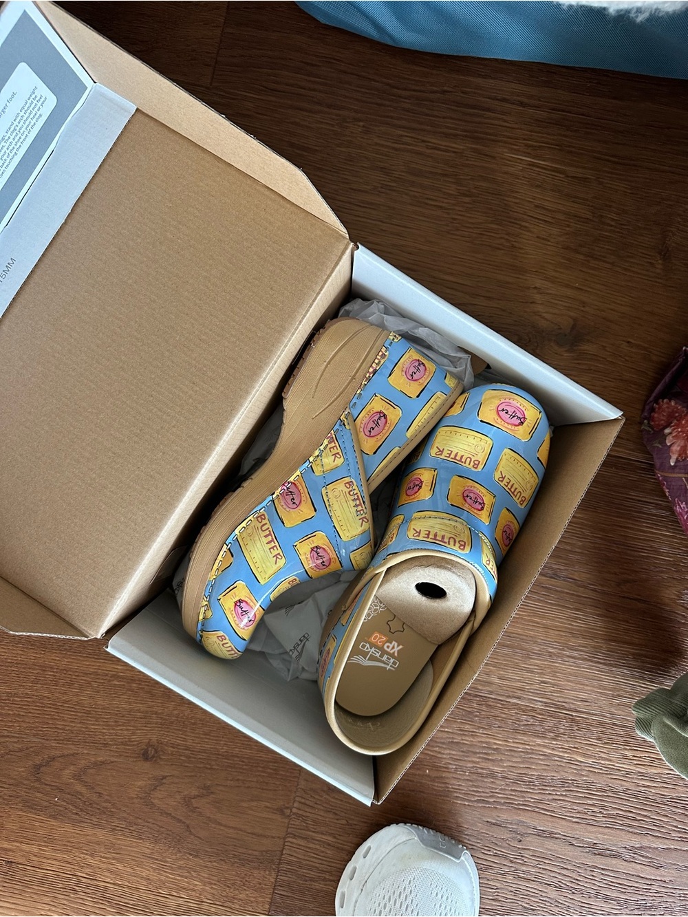 Butter Dansko XP 2.0 clogs